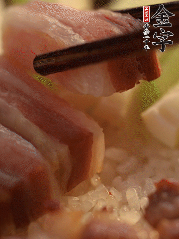 轉(zhuǎn)小火，繼續(xù)蓋蓋子燜2-3分鐘。