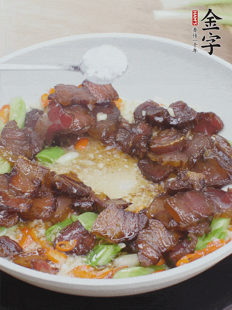 下醬油肉，一點(diǎn)生抽、白糖調(diào)味。