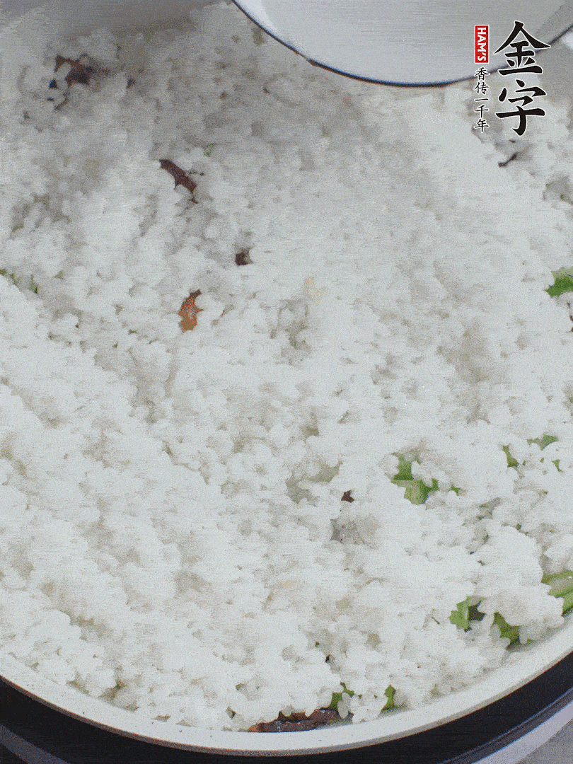 放一碗水，蓋蓋燜煮。