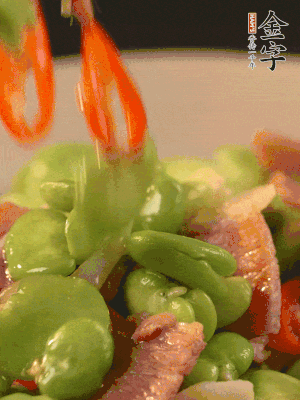 加清水略微煮2分鐘即可出鍋。