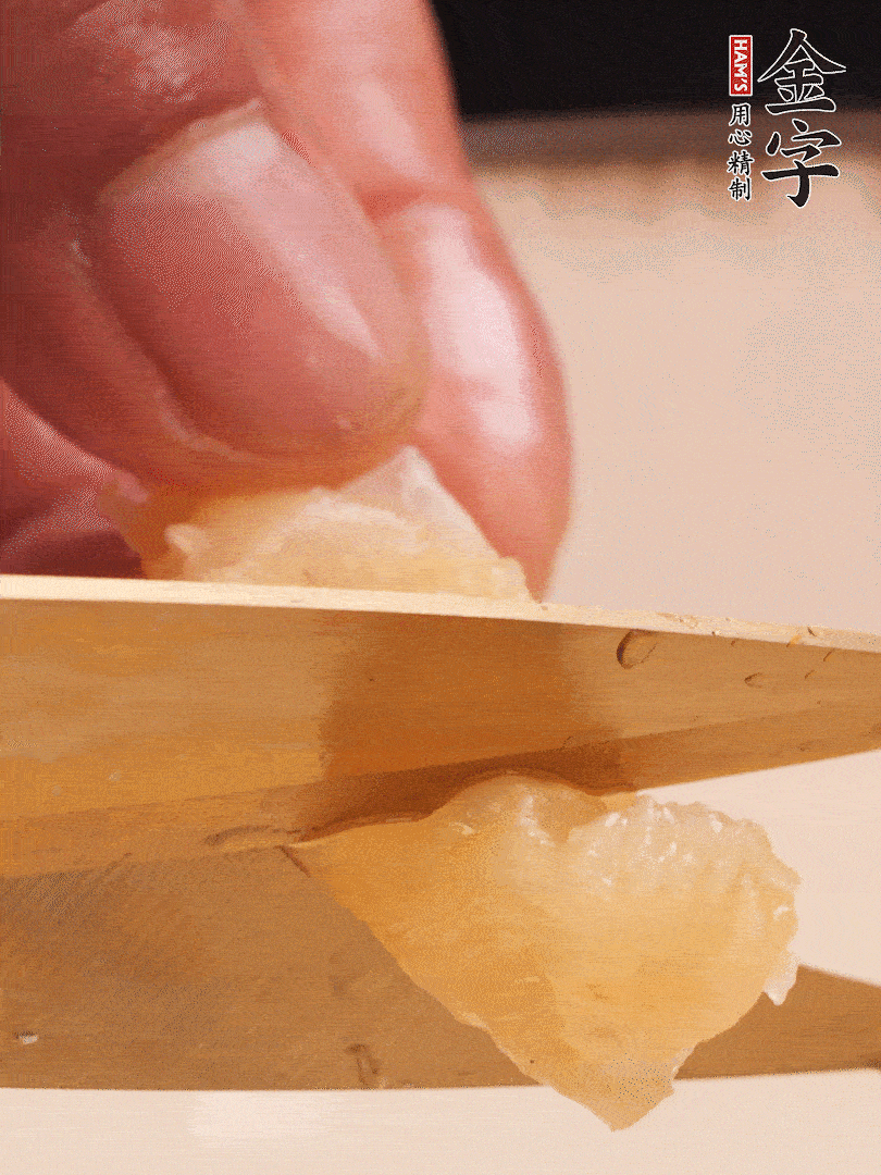 取出放入清水中，清洗表面，再剪成小段