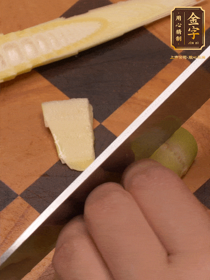 雷筍，剝?nèi)ネ鈿?，切成?>
					</div>
					<span>步驟 3/7</span>
					<p>雷筍，剝?nèi)ネ鈿?，切成?/p>
				</li><li>
					<div   id=