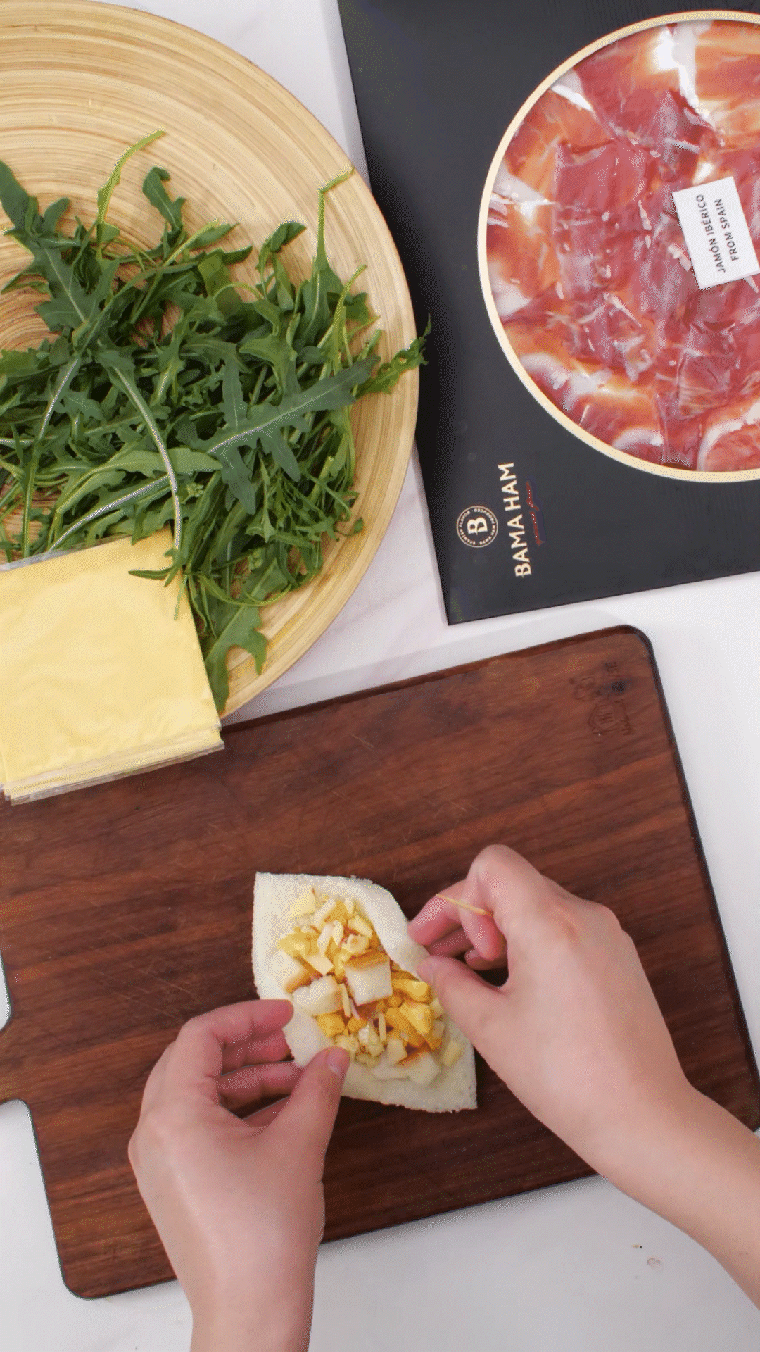 一片吐司，放一片芝士
