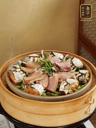 上鍋蒸15分鐘后，放蔥絲，潑熱油